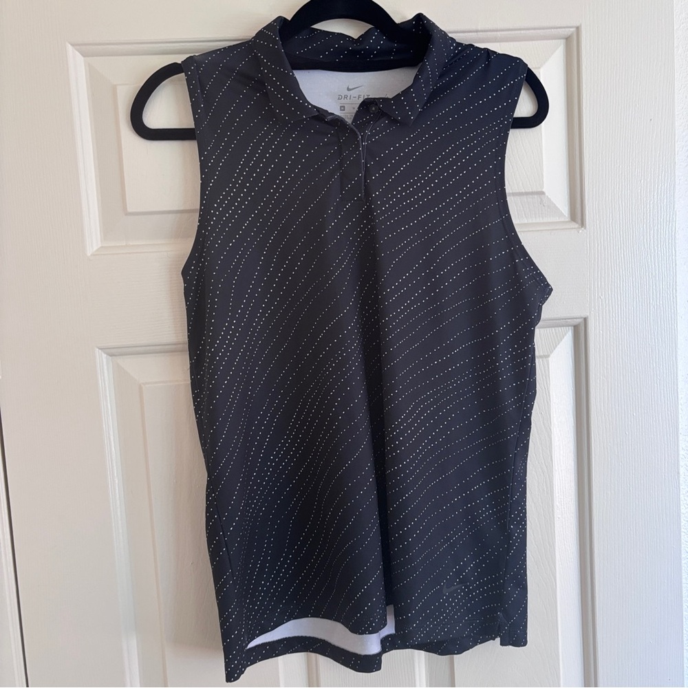 MediumCollared Nike Dri-Fit golf top